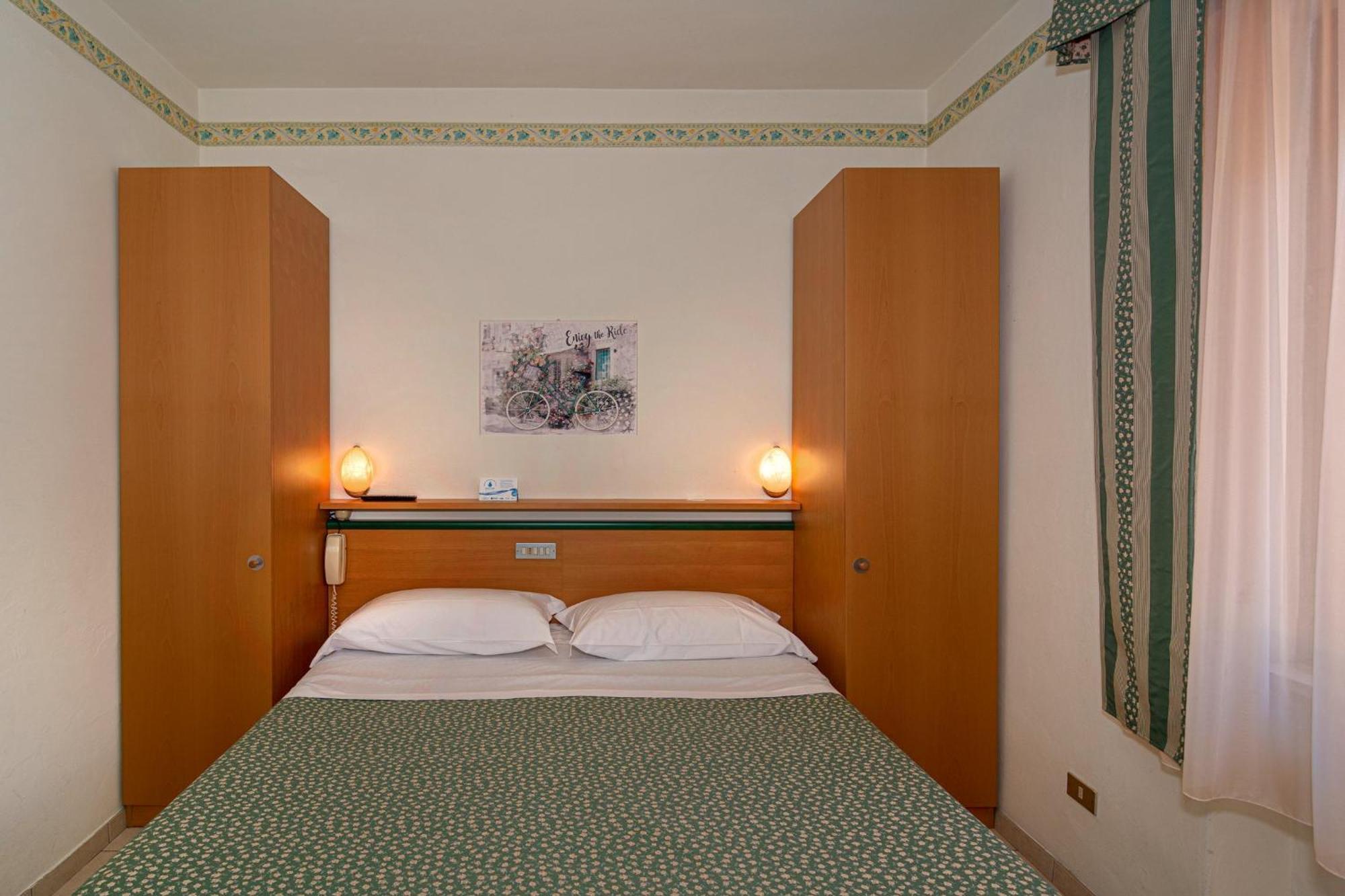 Hotel Mariani Лідо-ді-Камайоре Екстер'єр фото